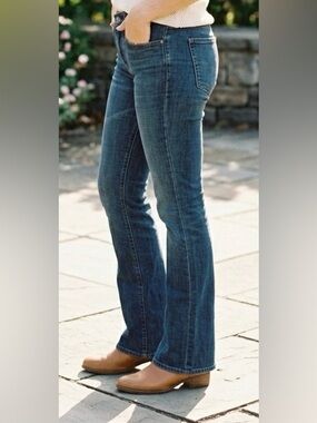 7 For All Mankind Bootcut Med to Dark Wash Jeans Made in USA 100% Cotton Size 25